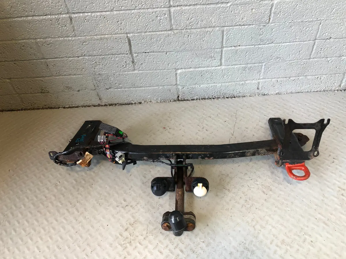 Freelander 2 Tow Bar With Twin Electric Thule Land Rover 2006 To 2015 R06115 1
