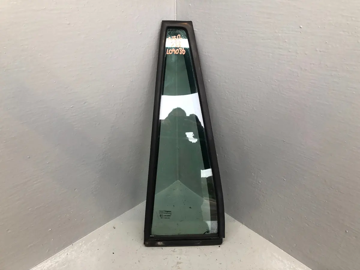Range Rover P38 Window Quarter Glass Near Side Rear Door 1994 To 2002 1