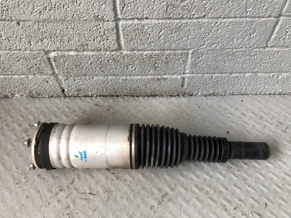 Range Rover L405 Strut Air Suspension Shock Absorber Near Side Front 22271124 1