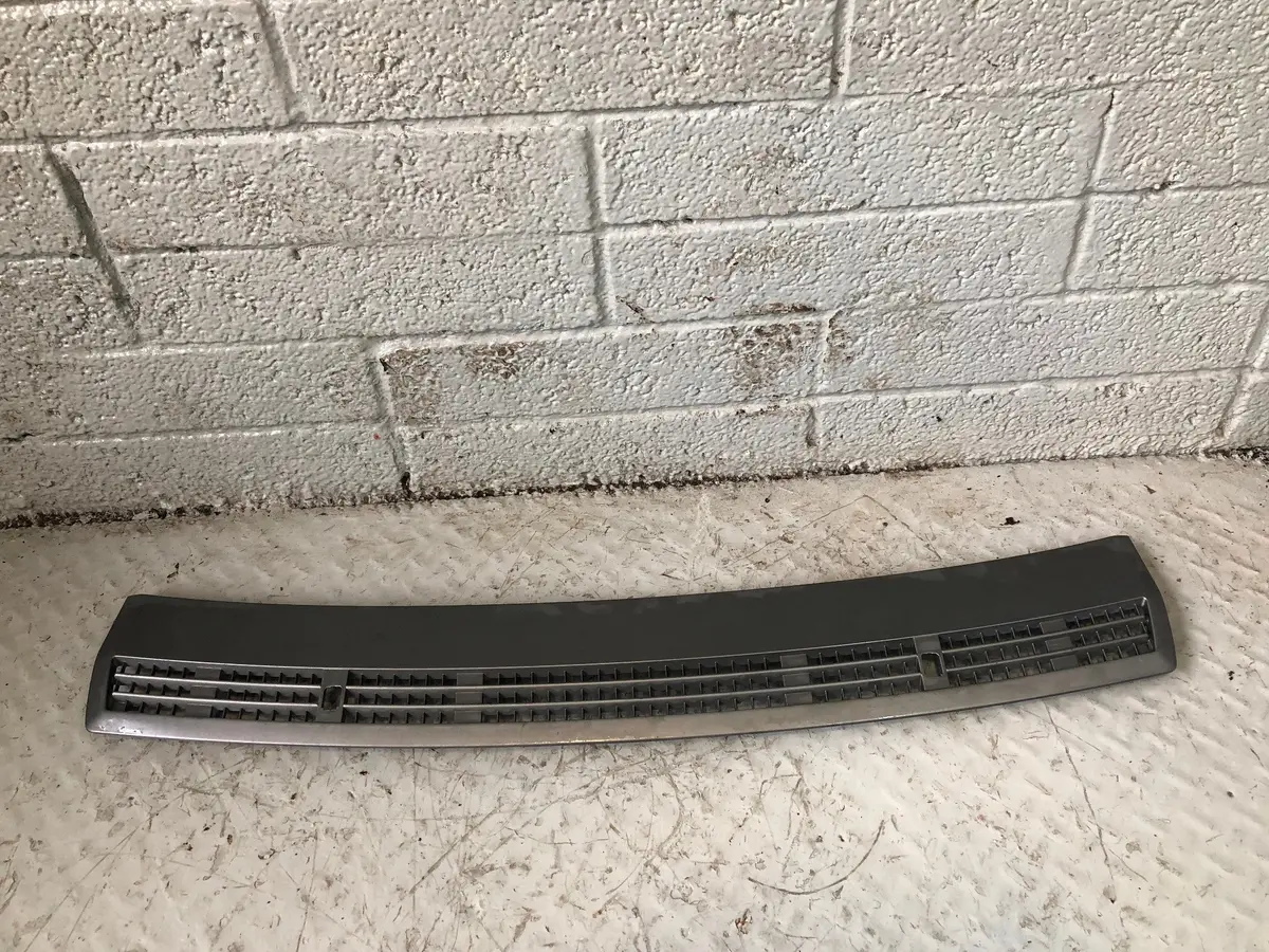 Range Rover L322 Bonnet Grill Under Windscreen 2002 To 2013 R30016 1