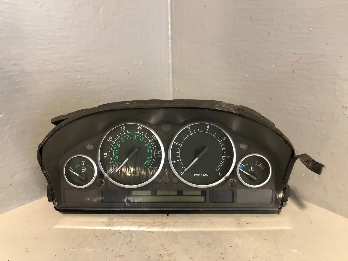 Range Rover L322 Speedometer Instrument Cluster 4.4 V8 Yac002390pva 2002 To 2005 1