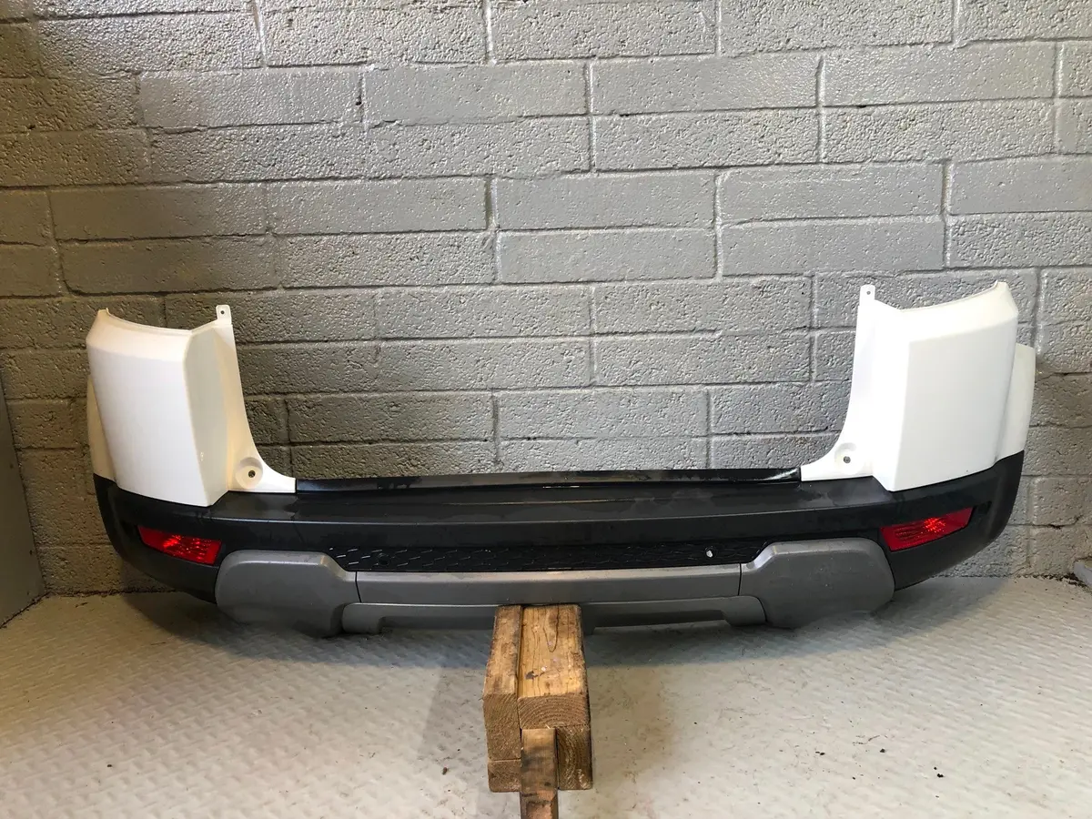 Range Rover Evoque Rear Bumper Fuji White 867 L538 2015 To 2018 L10115 1