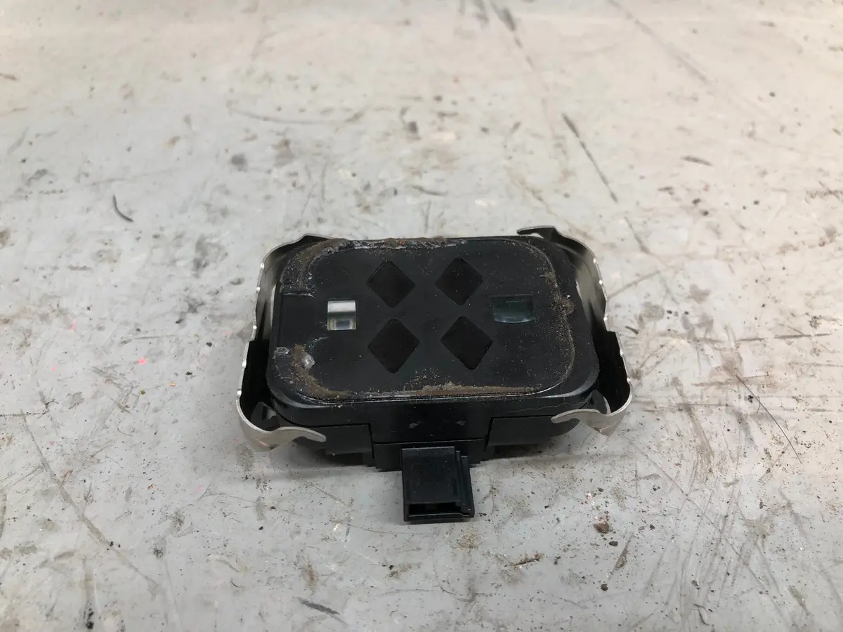 Freelander 2 Rain Sensor Automatic Wipers 8X23-17D547-Ae Land Rover 2006 To 2011 1