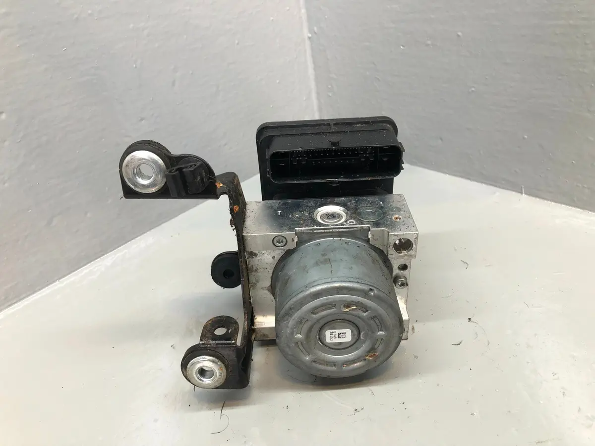 Discovery Sport Brake Abs Module Pump Gj32-2C405-Af L550 Land Rover 2016 To 2019 1