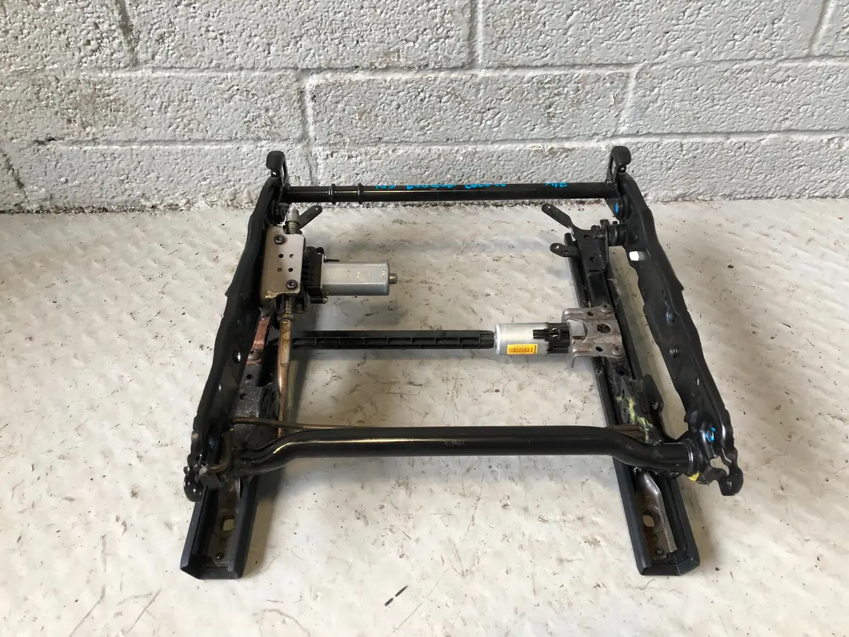 Range Rover Evoque Seat Base Rails Front Near Side Left Passenger 2011 To 2015 1