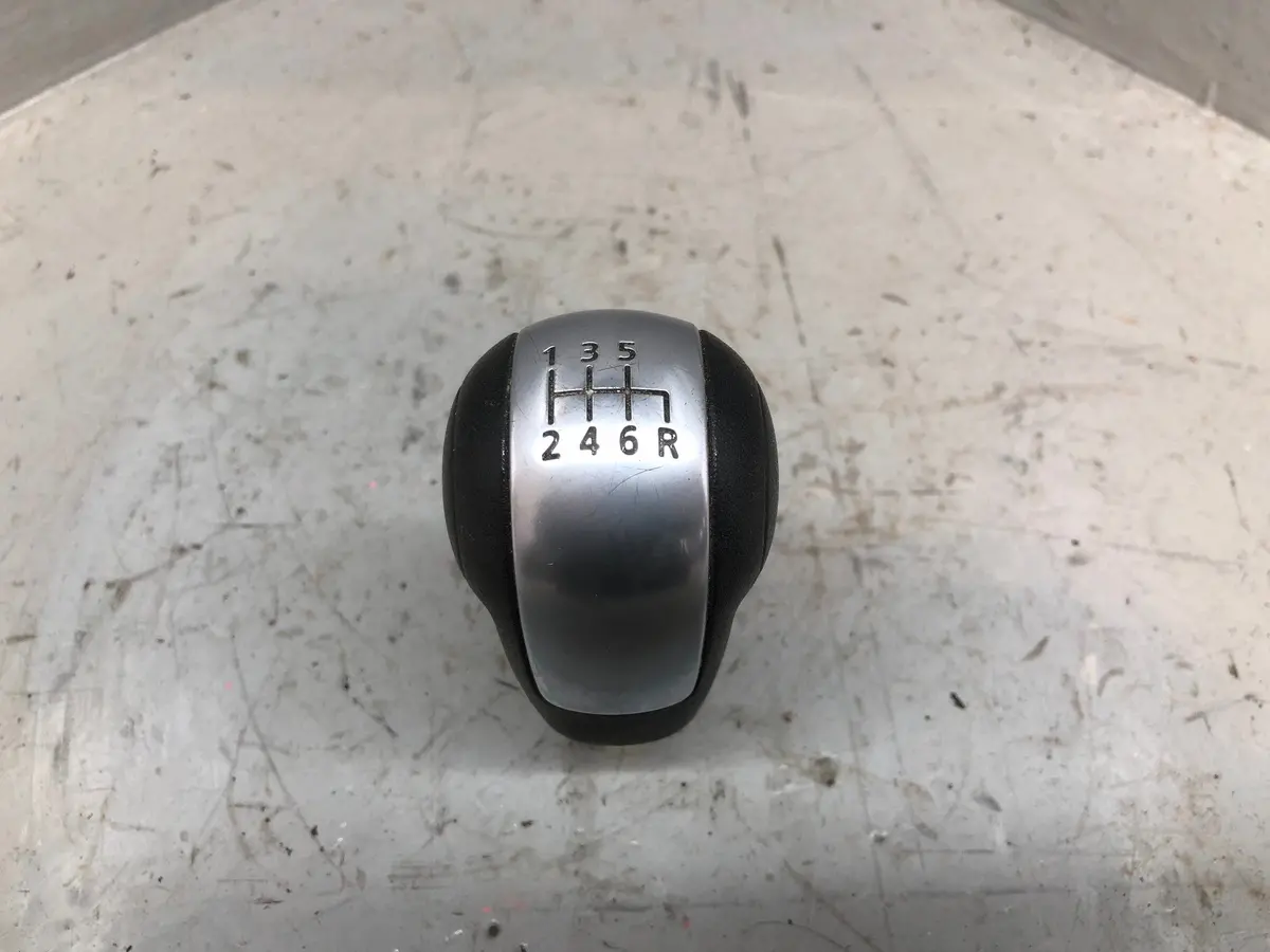Freelander 2 Gear Knob Manual 6 Speed Silver Black Land Rover L359 R02036 1