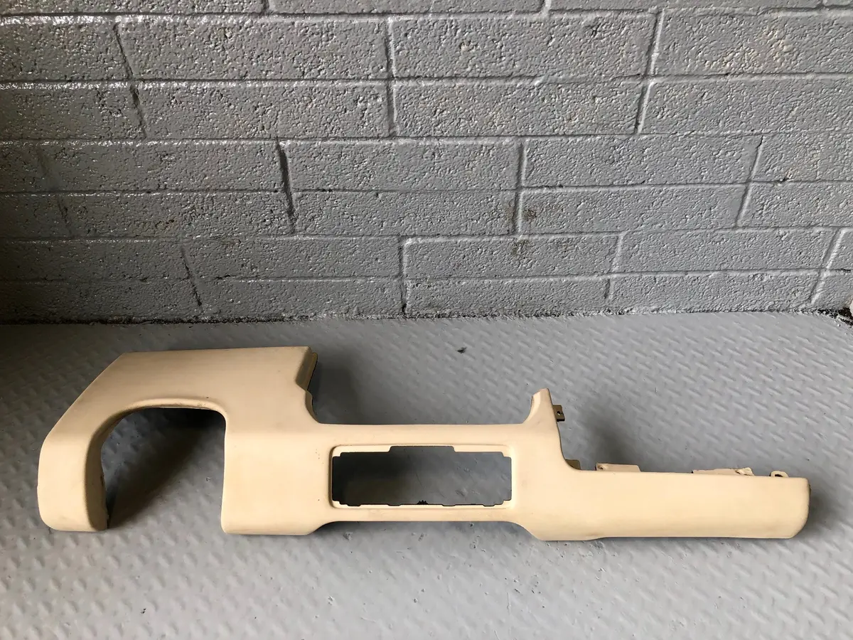 Range Rover L322 Dash Panel Lower Trim Surround In Parchment 2002 To 2006 1