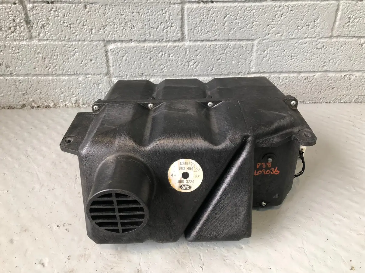 Range Rover P38 Subwoofer Rear Assembly Amr3770 1994 To 2002 1
