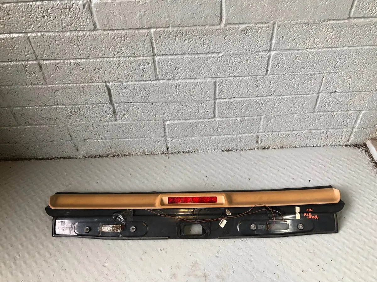 Range Rover P38 Brake Light High Level Rear With Surround Trim 1994 To 2002 1