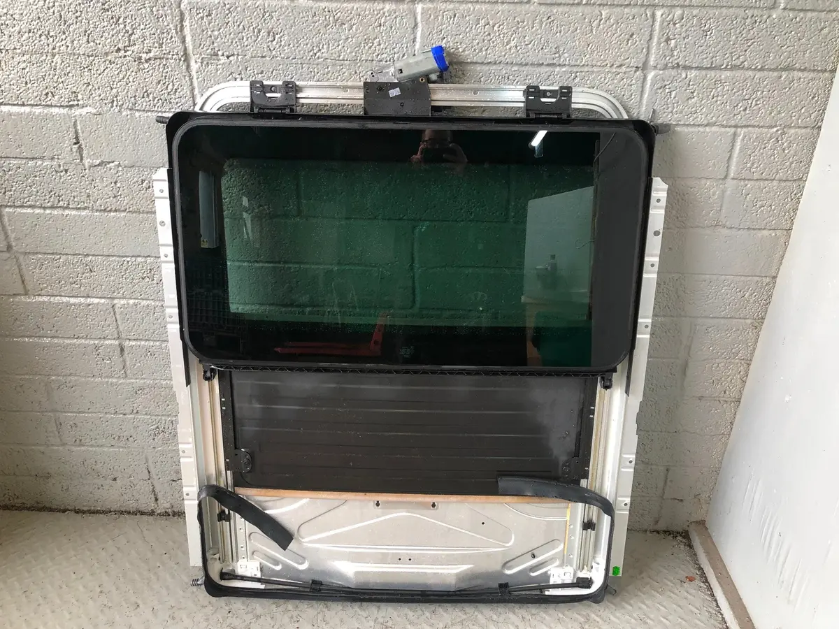Range Rover L322 Sunroof Glass Cartridge Frame Assembly 2002 To 2012 R30016 1