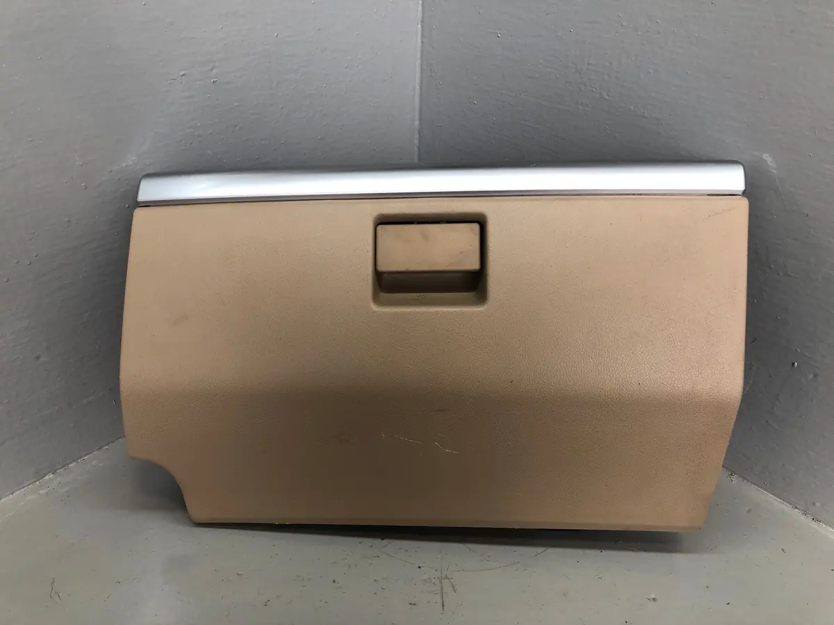 Freelander 2 Glove Box In Beige With Silver Trim Land Rover 2006 To 2011 R02046 1