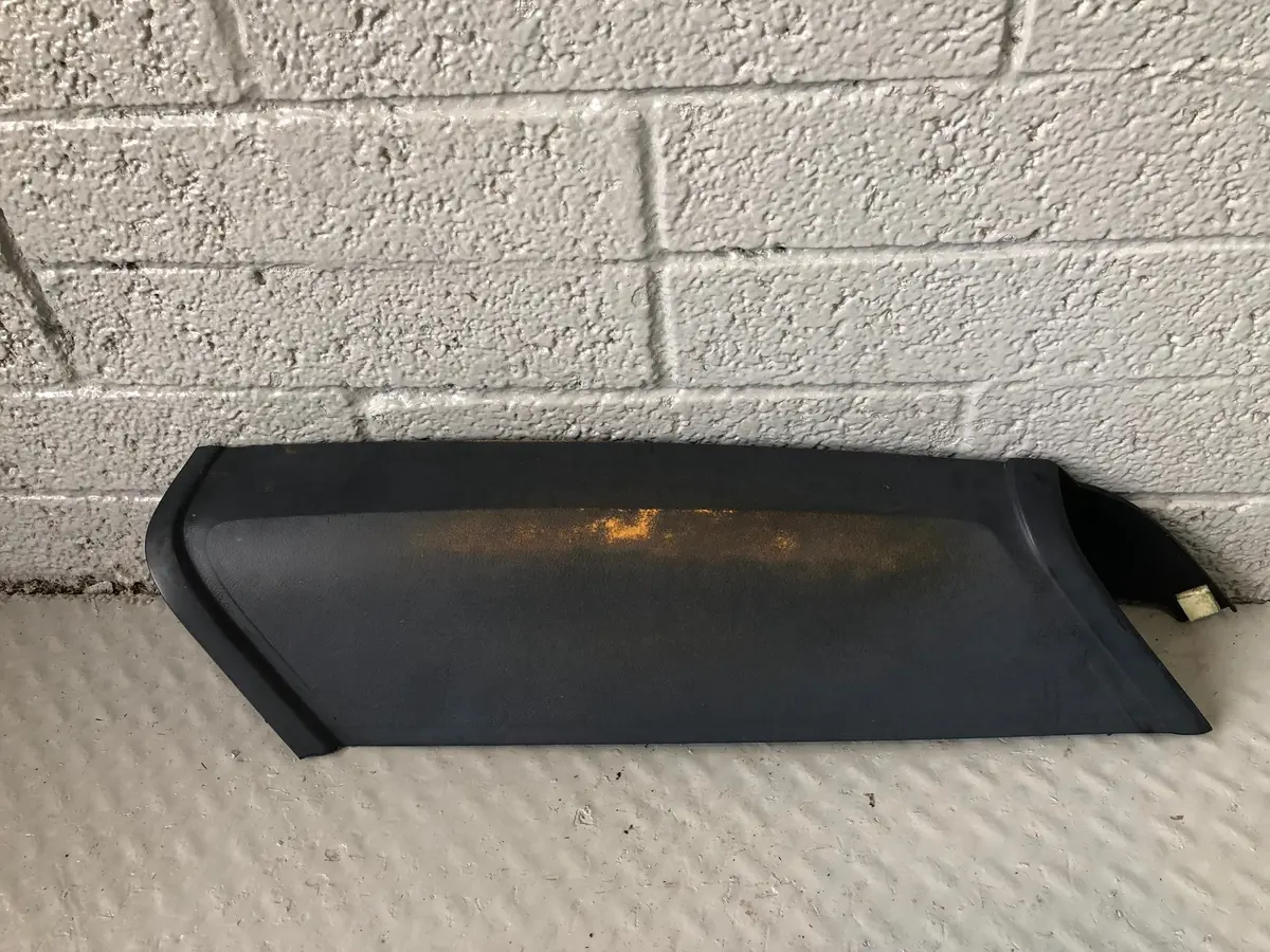 Range Rover P38 D Pillar Trim Off Side Right External Post Black 1994 To 2002 1