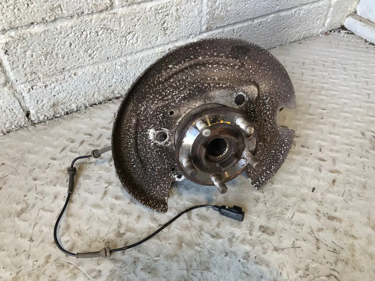 Range Rover Evoque Rear Hub Off Side Assembly Abs Sensor Shield L538 L02095 2