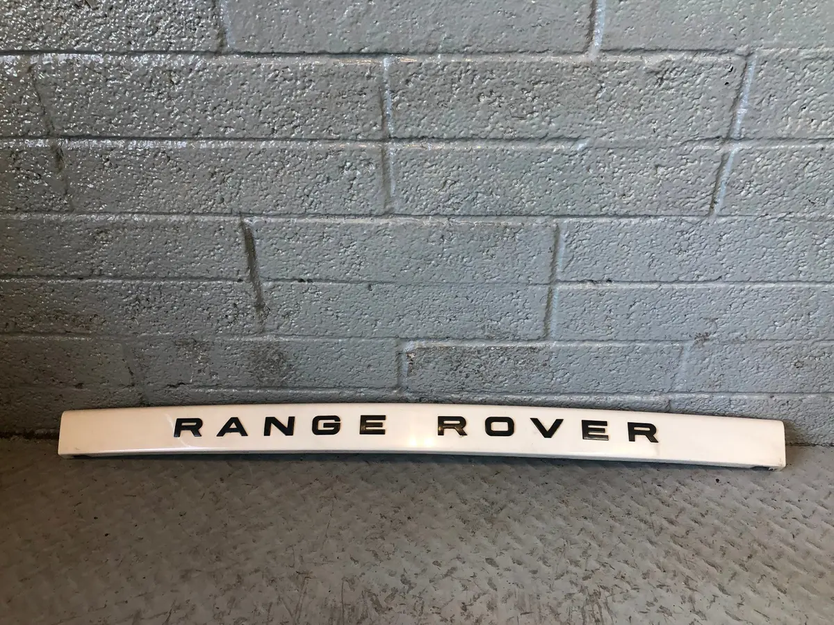 Range Rover Sport Tailgate Lower Trim Panel In Alaska White L320 2009 To 2013 1