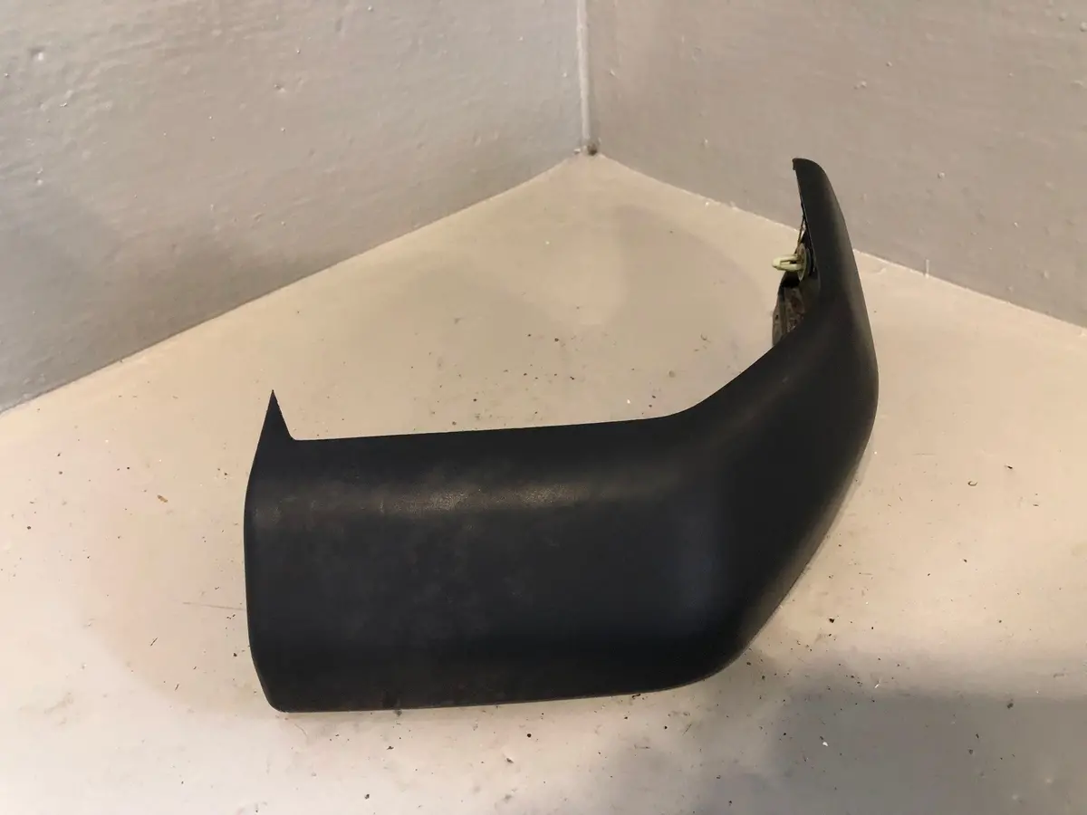 Discovery 2 Bumper Corner Trim Off Side Rear Land Rover 1998 To 2004 1