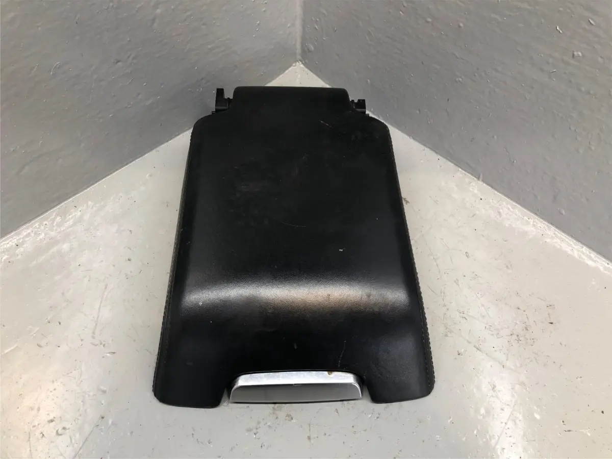 Range Rover Sport Centre Console Arm Rest Lid With Catch Black Land Rover R04036 1