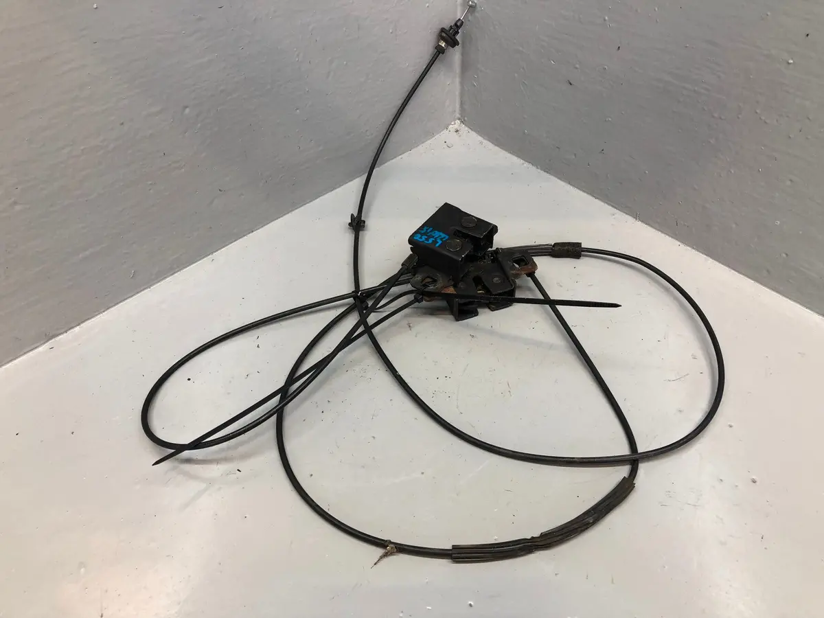 Discovery Sport Bonnet Release Cable And Catches L550 Land Rover 2014 To 2019 1