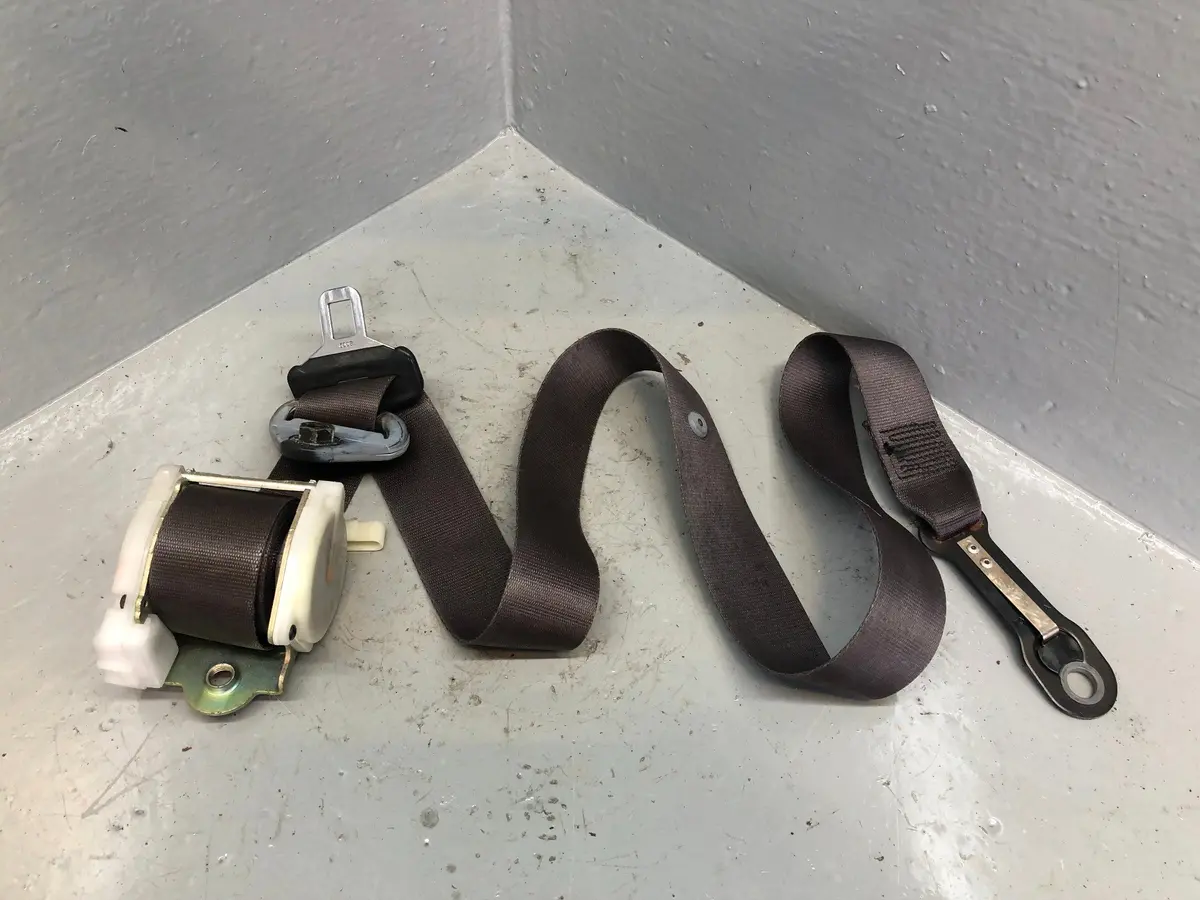 Range Rover P38 Seat Belt Near Side Front Passenger Black 1994 To 2002 1