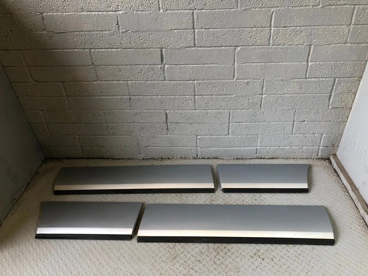Range Rover L322 Door Pod Moulding Trim Set 4 Piece Zermatt Silver R30016 1