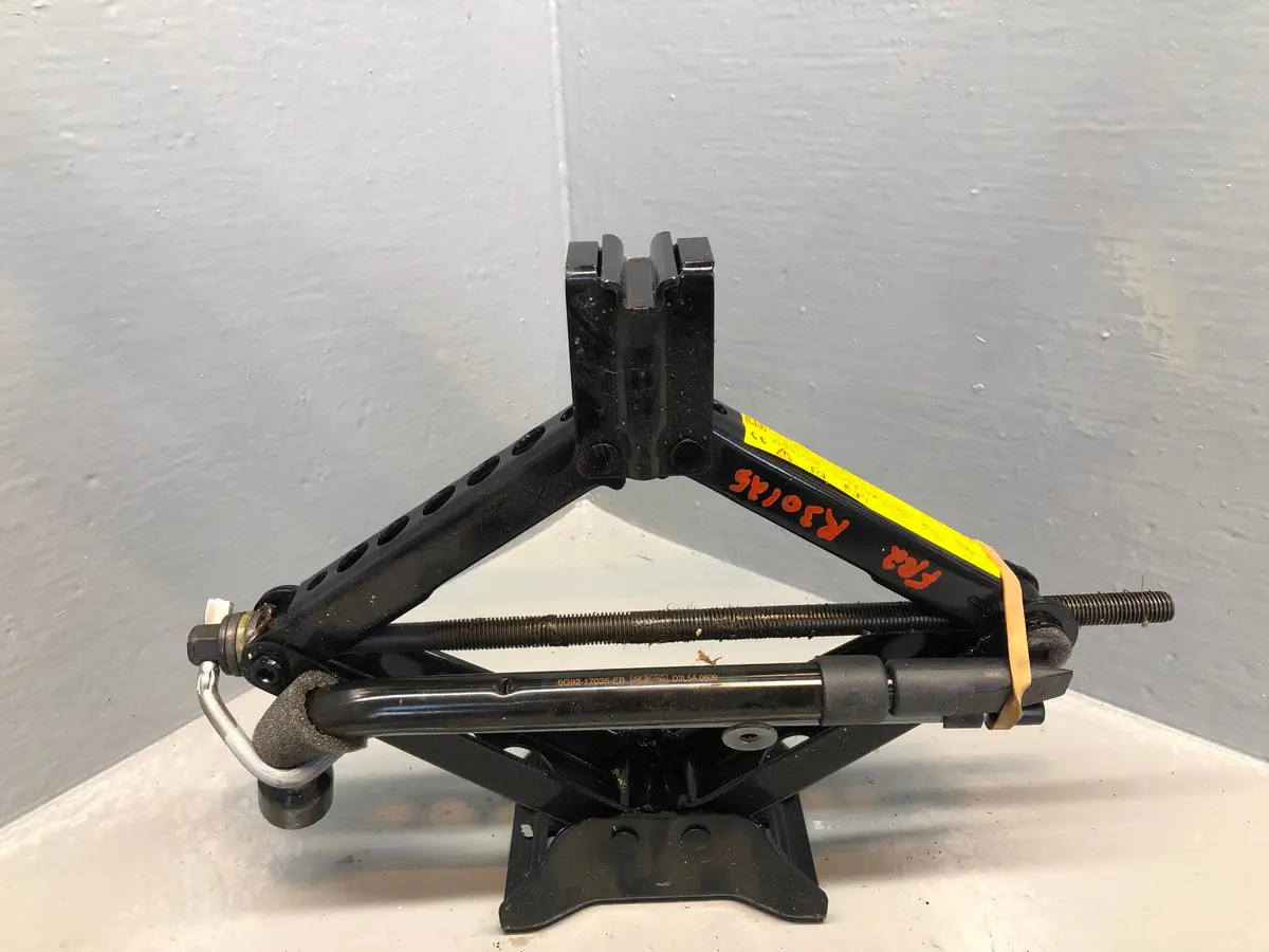 Freelander 2 Scissor Jack With Handle Land Rover 2006 To 2014 1