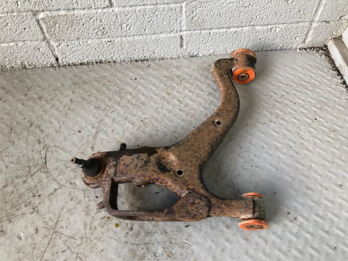 Discovery 3 Control Arm Front Lower Suspension Left Land Rover Poly Bush D26036 1