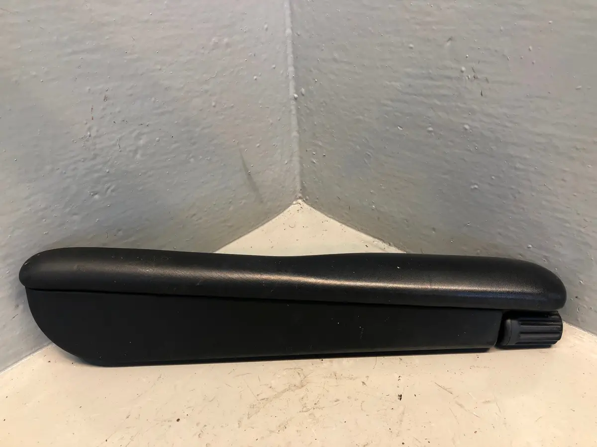 Range Rover L322 Armrest In Black Near Side Front 2006 To 2009 R14115 1