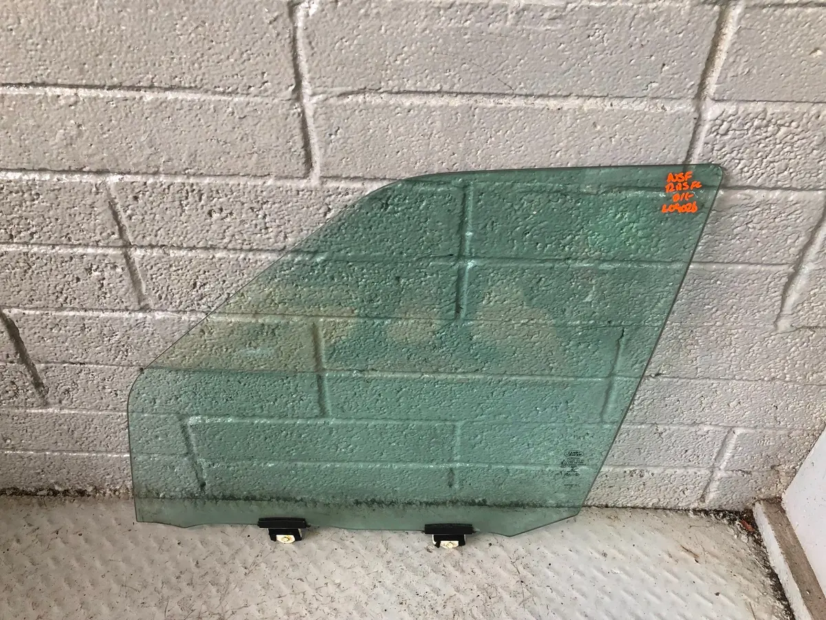 Range Rover Sport Glass Front Door Window Near Side Double Glazed L09026 1