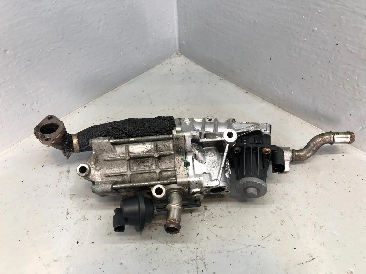 Jaguar Xf Off Side Right Egr Valve And Cooler 3.0 Tdv6 X250 2009 To 2015 1