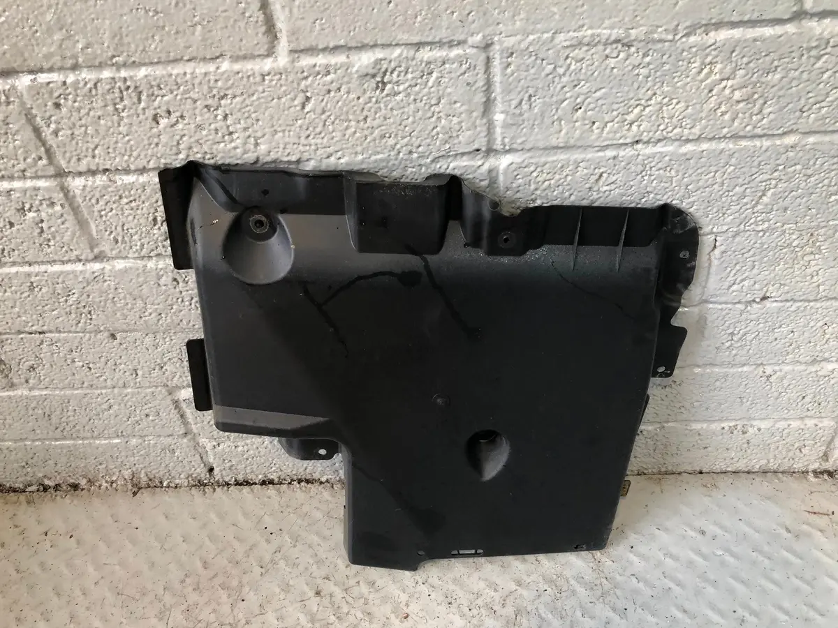 Discovery Sport Under Tray Splash Guard Off Side Fk72-104C20-Ad L550 Land Rover 1