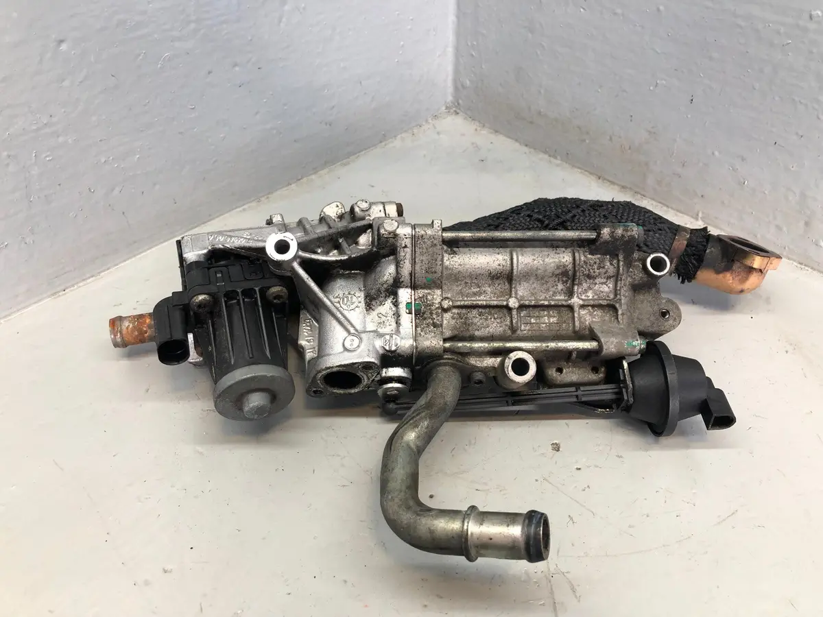 Jaguar Xf Near Side Left Egr Valve And Cooler 3.0 Tdv6 X250 2009 To 2015 1