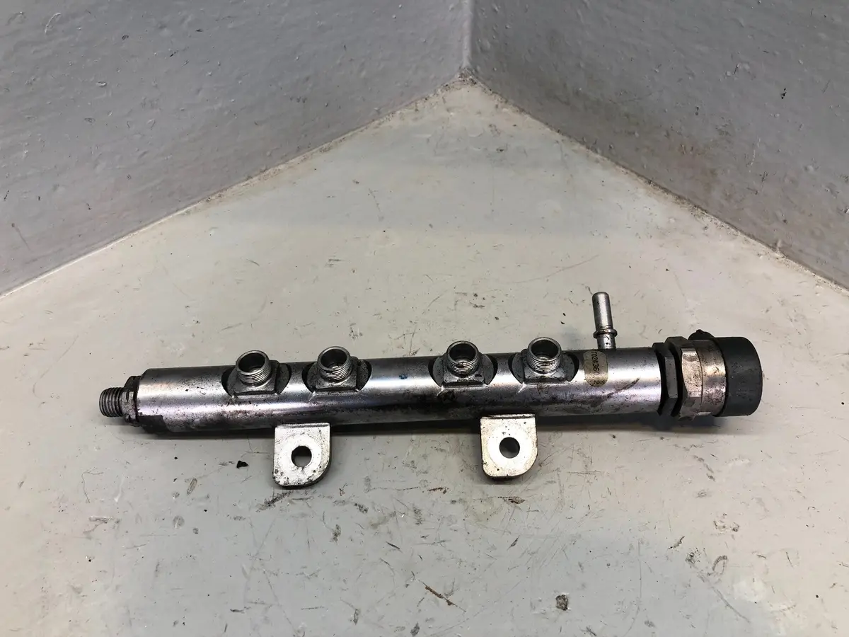 Jaguar Xf Fuel Injection Rail 9X2q-9D280-Ea 3.0 Tdv6 X250 2009 To 2015 1