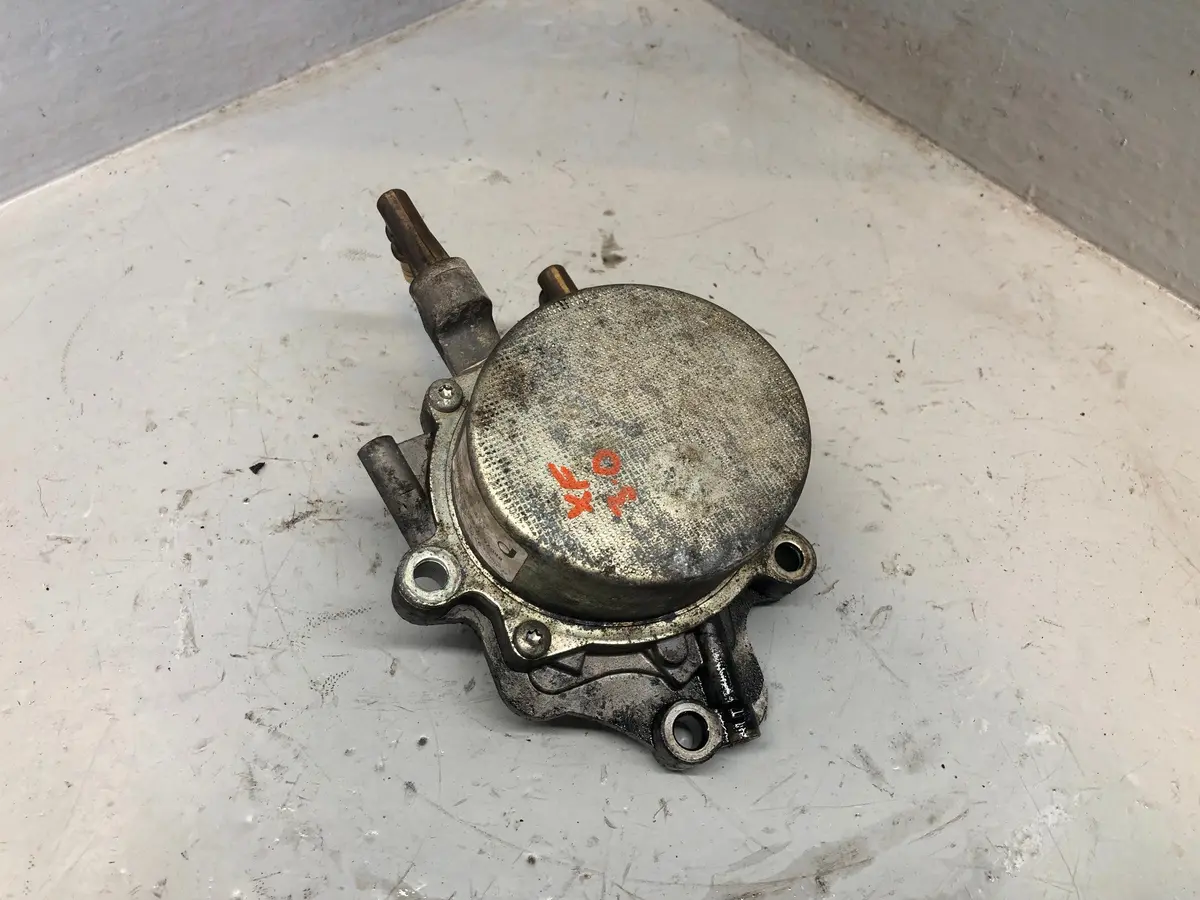 Jaguar Xf Brake Vacuum Pump 9H2q-2A451-Bd 3.0 Tdv6 X250 2009 To 2015 1