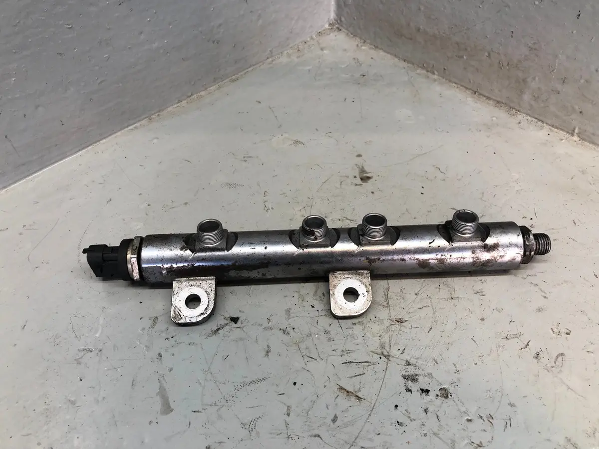 Jaguar Xf Fuel Injection Rail 9X2q-9D280-Fa 3.0 Tdv6 X250 2009 To 2015 1