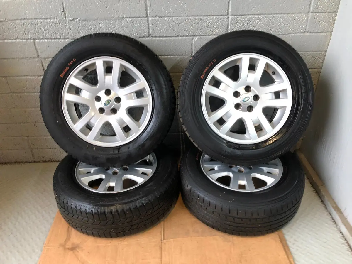 Freelander 2 Alloy Wheels And Tyres 17" Land Rover 235/65R17 2006 To 2015 R02046 1
