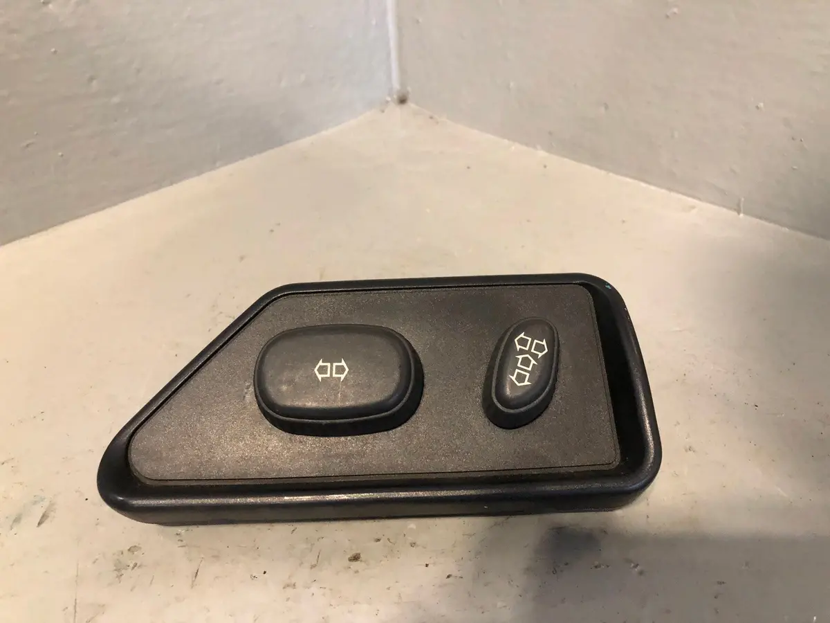 Discovery 2 Electric Seat Switch Near Side Front Land Rover 1998 To 2004 1