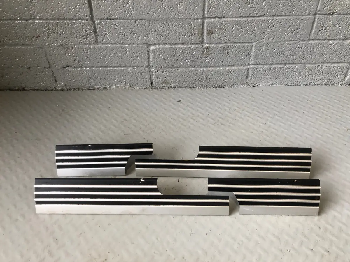 Range Rover L322 Kick Plates Full Set Of 4 Aluminium Black 2002 To 2013 R31075 1