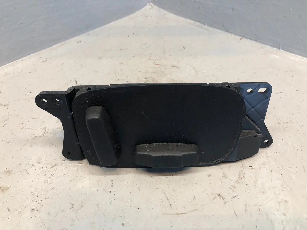Range Rover Evoque Seat Adjust Switch Panel Off Side Front Gx73-14B566-Ba L538 1
