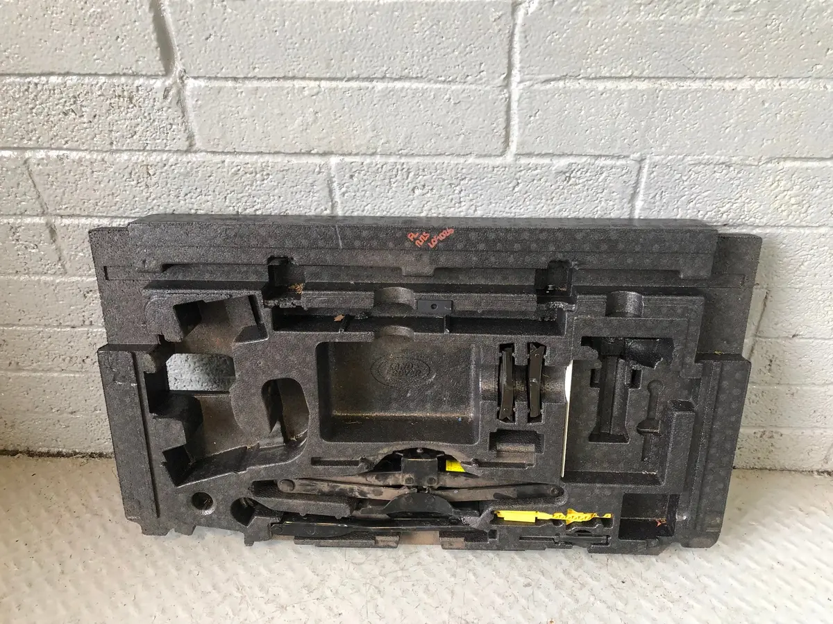 Range Rover Sport Tool Storage Boot With Jack Wheel Brace 2005 To 2013 L09026 1