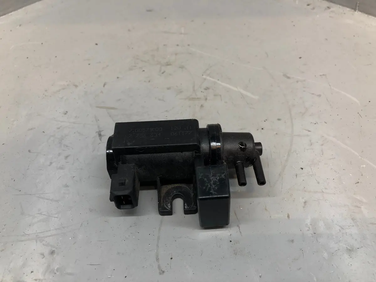 Range Rover L322 Vacuum Solenoid Valve 7 796 634 3.0 Td6 2002 To 2006 Land Rover 1