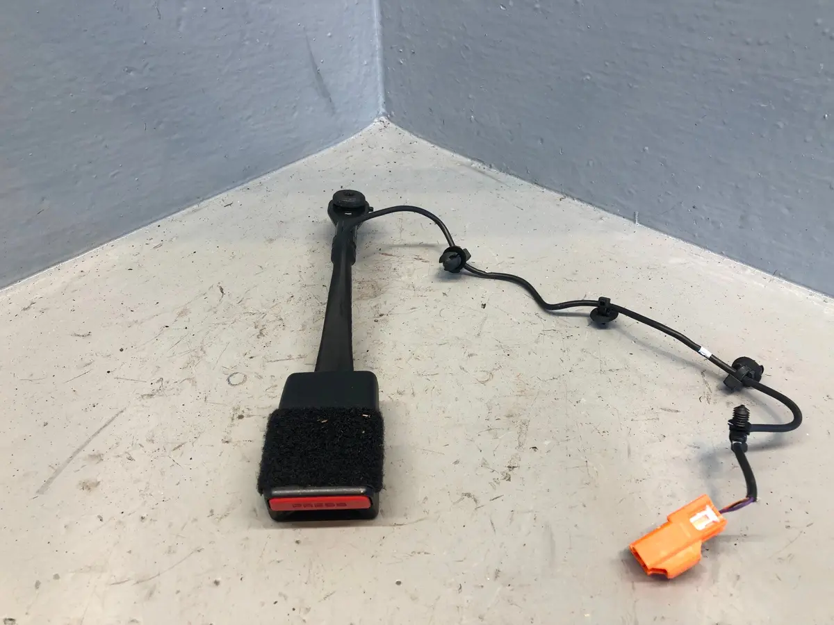 Range Rover Evoque Seat Belt Buckle Off Side Front 2011 To 2018 Orange Plug 1