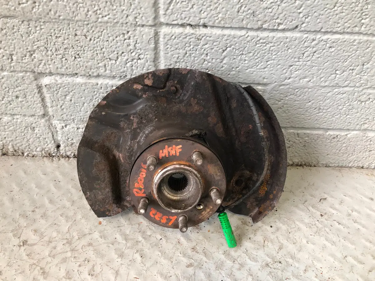 Range Rover L322 Hub Assembly Near Side Front 2006 To 2009 All Models R30016 1