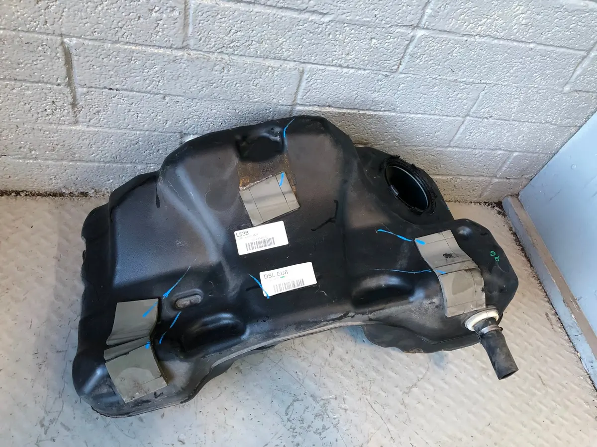 Range Rover Evoque Fuel Tank Plastic Gj32-9K007-Ga L538 2016 To 2018 L10115 1