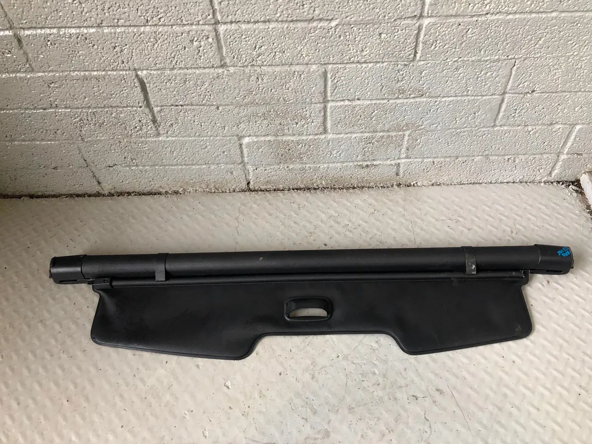 Range Rover Sport Retractable Load Cover In Black L320 2005 To 2013 L15105 1