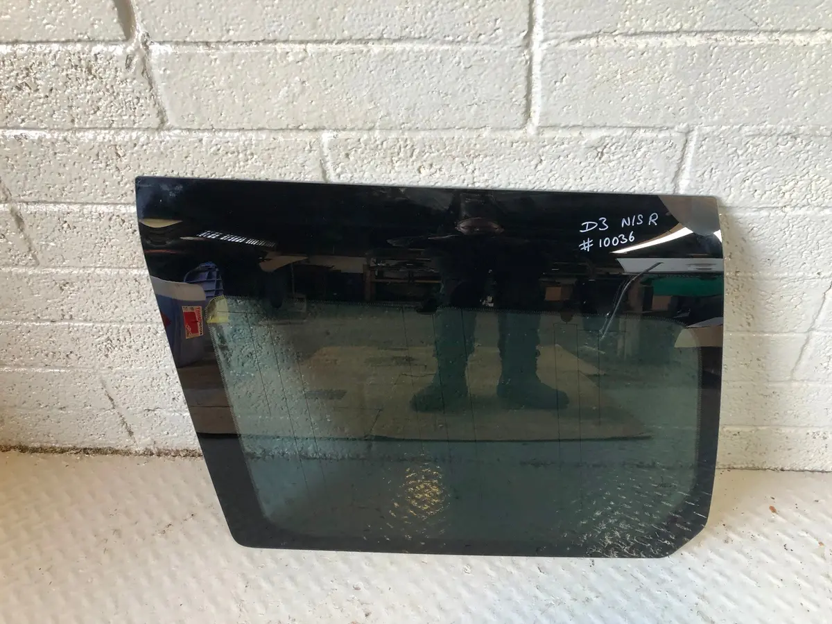 Discovery 3 Window Glass Panel Near Side Rear Land Rover 2004 To 2009 1
