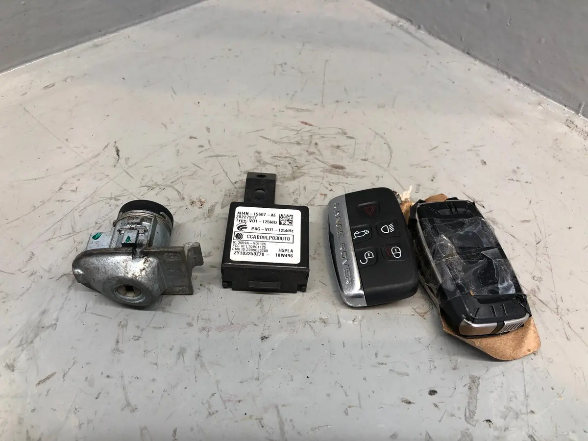 Range Rover Sport Key Set Control Module With Door Lock 2009 To 2013 L04115 1