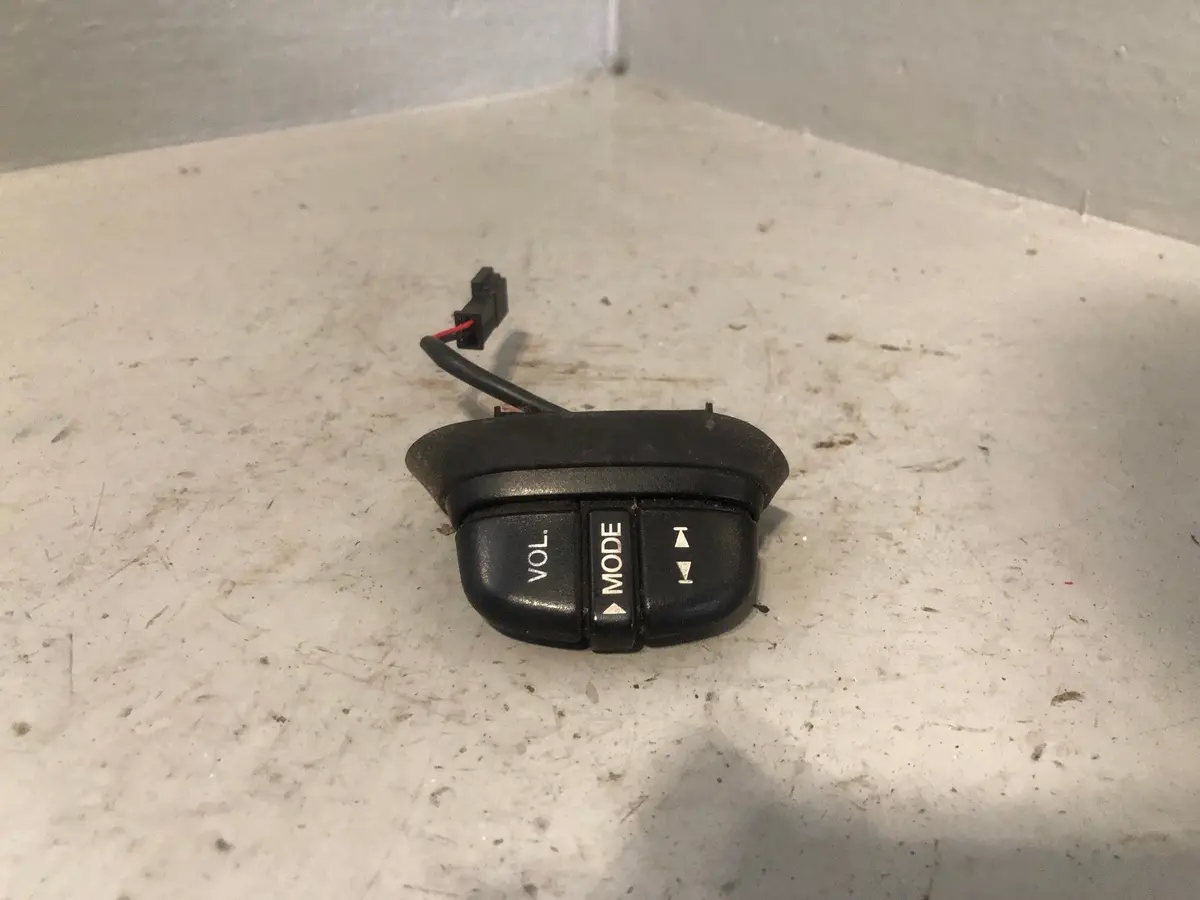 Discovery 2 Steering Wheel Stereo Audio Volume Control Land Rover 1998 To 2004 1
