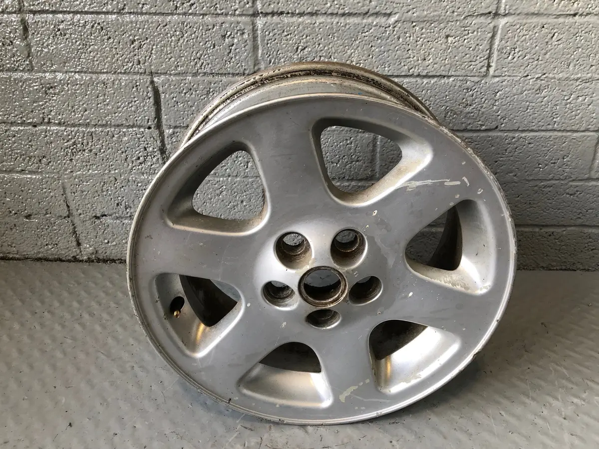 Discovery 2 Alloy Wheel Single 18" X  8J Et 57 Silver Land Rover D15095 1