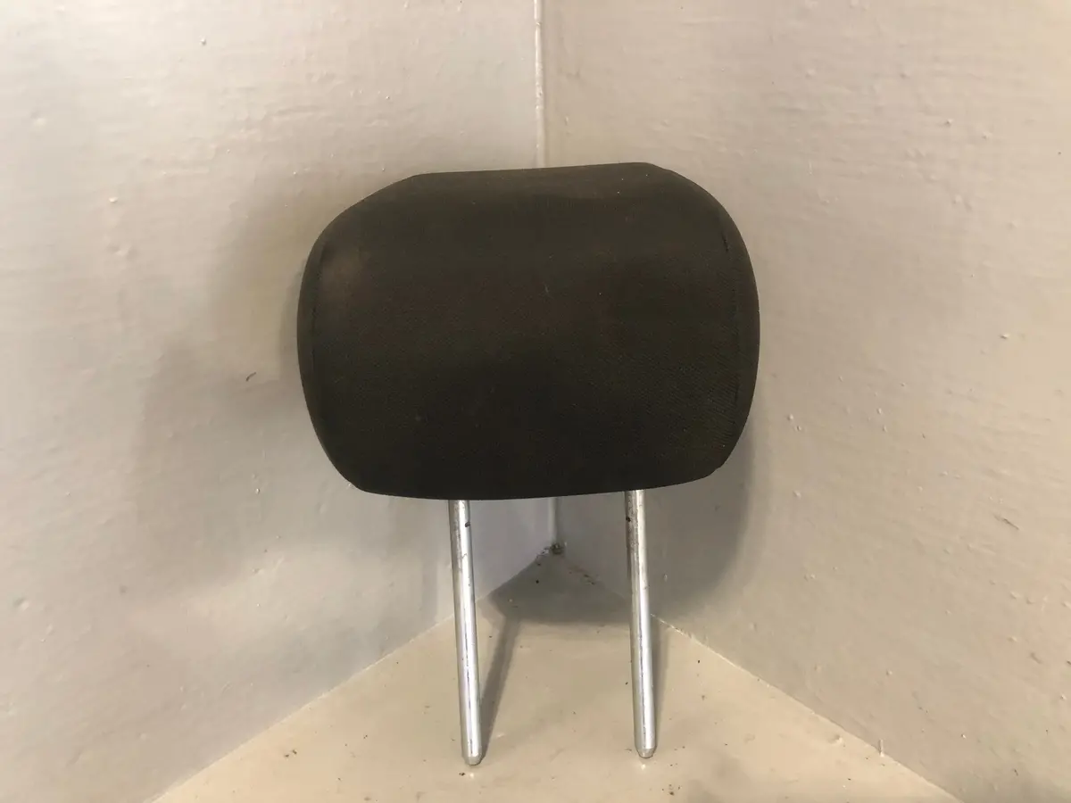 Freelander 2 Headrest Centre Rear In Black Cloth Land Rover 2006 To 2011 1