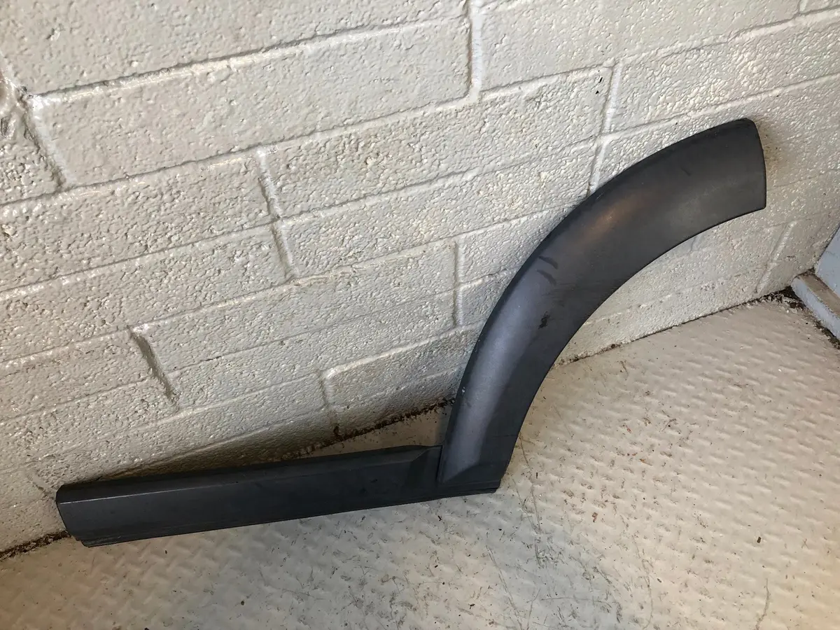 Discovery 3 Door Wheel Arch Moulding Trim Near Side Rear Land Rover K05115 2