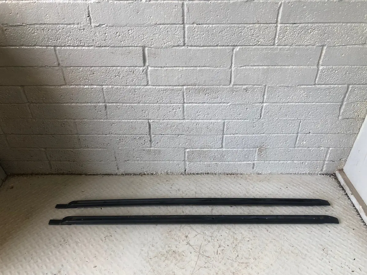 Discovery 3 Roof Rails Three Quarter Length Roof Bars Land Rover D15046 1